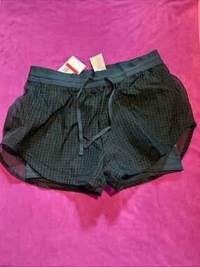 NWT Nike Women’s Navy Athletic Shorts with Drawstring. Size Large